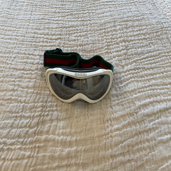 Gucci Ski/SnowBoarding Goggles - Picture 2 of 8
